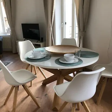 Gruenderzeitwohnung In Beliebter Suedvorstadt * Lipsia