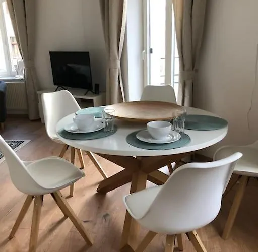 Gruenderzeitwohnung In Beliebter Suedvorstadt * Leipzig